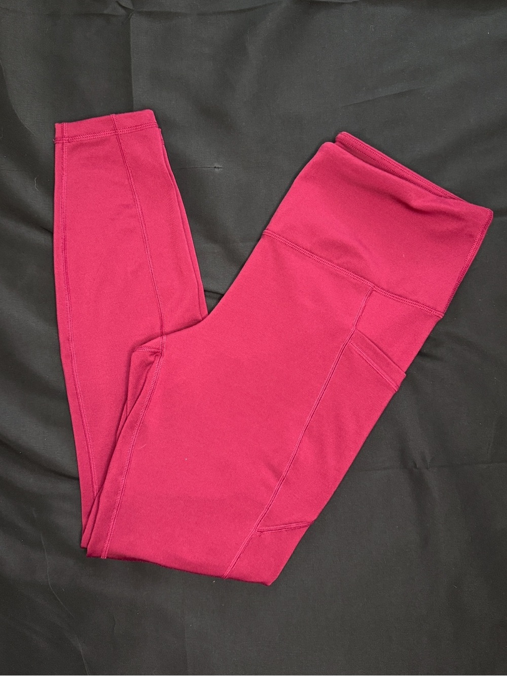 high-waisted activewear leggings with side pockets 
in berry